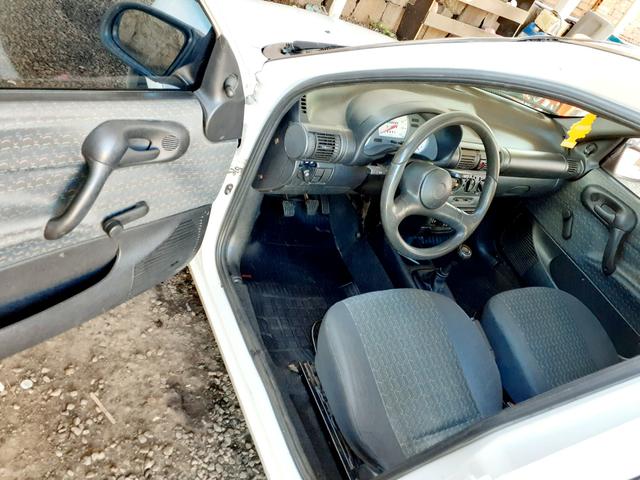 Vendo corsa 1.6 2001 com ar condicionado - Foto 4