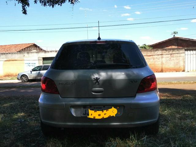 Troco ou vendo Pegeout 307 Presence Hatch - Foto 5