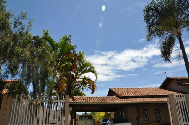 Casa Terrea Solar de Brasilia, Qd 2, 4 Stes, Regularizada, Cond. Fechado, 450m2, - Foto 2