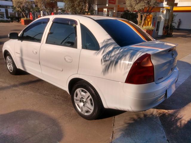 Corsa Sed Premium 1.4 2009 - Foto 4