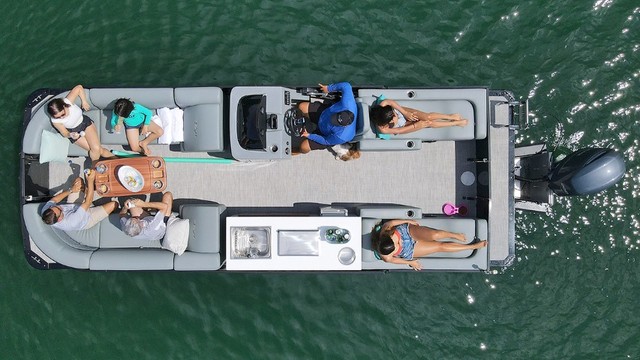 Lançamento Ventura Pontoom P25 7,5 metros  | N phontoom Vcat Aurora - Foto 13