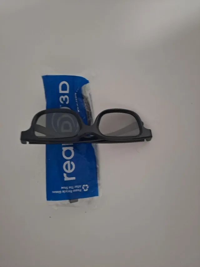 4 Oculos 3d Passivo Real D Polarizado P/ Tv Cinema 3d Kit 4pçs - Foto 2