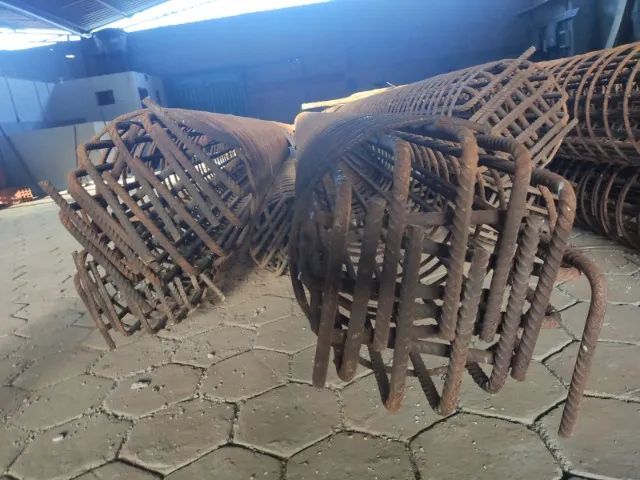 Tubulões para Pontes, contém Vergalhões de 20 mm e 25 mm praticamente novos de 15 metros.