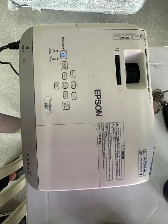 Projetor Epson S27 (lâmpada nova)  - Foto 3