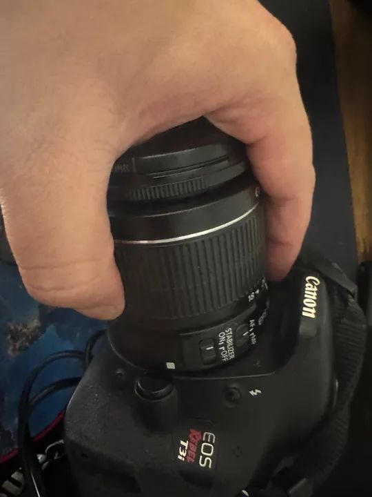 Câmera Canon EOS Rebel T3i com Lente