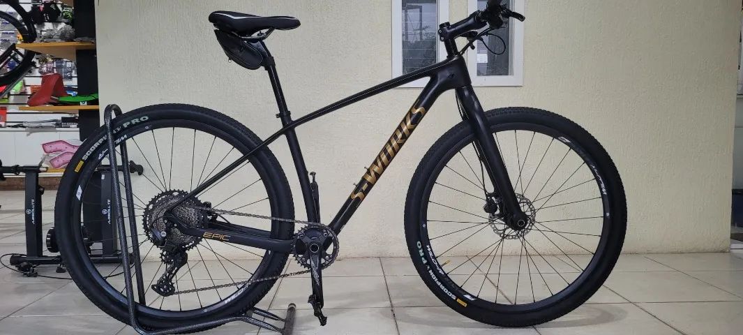 BIKE MTB THRUSTER CARBONO ARO 29 SHIMANO DEORE