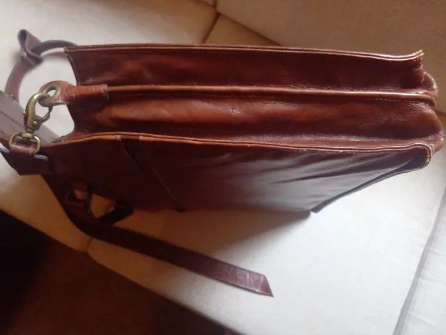 Executive leather folder.462823109878753283