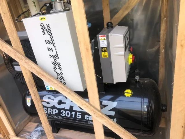 Compressor de Ar Parafuso SRP 3015 15Hp 200L 380V - Foto 3