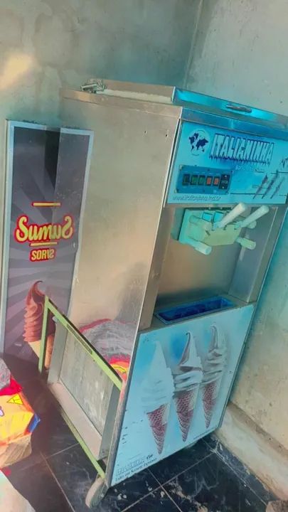 Vendo máquina de sorvete 