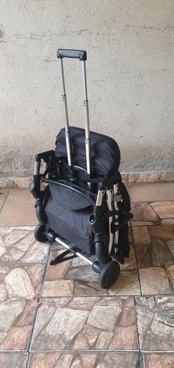 Carrinho de Bebê - Burigotto zap- Usado +brinde cadeira de  alimentação - Foto 2