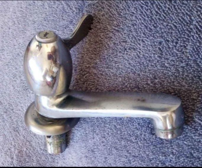 Torneira Banheiro inox Usado 2
