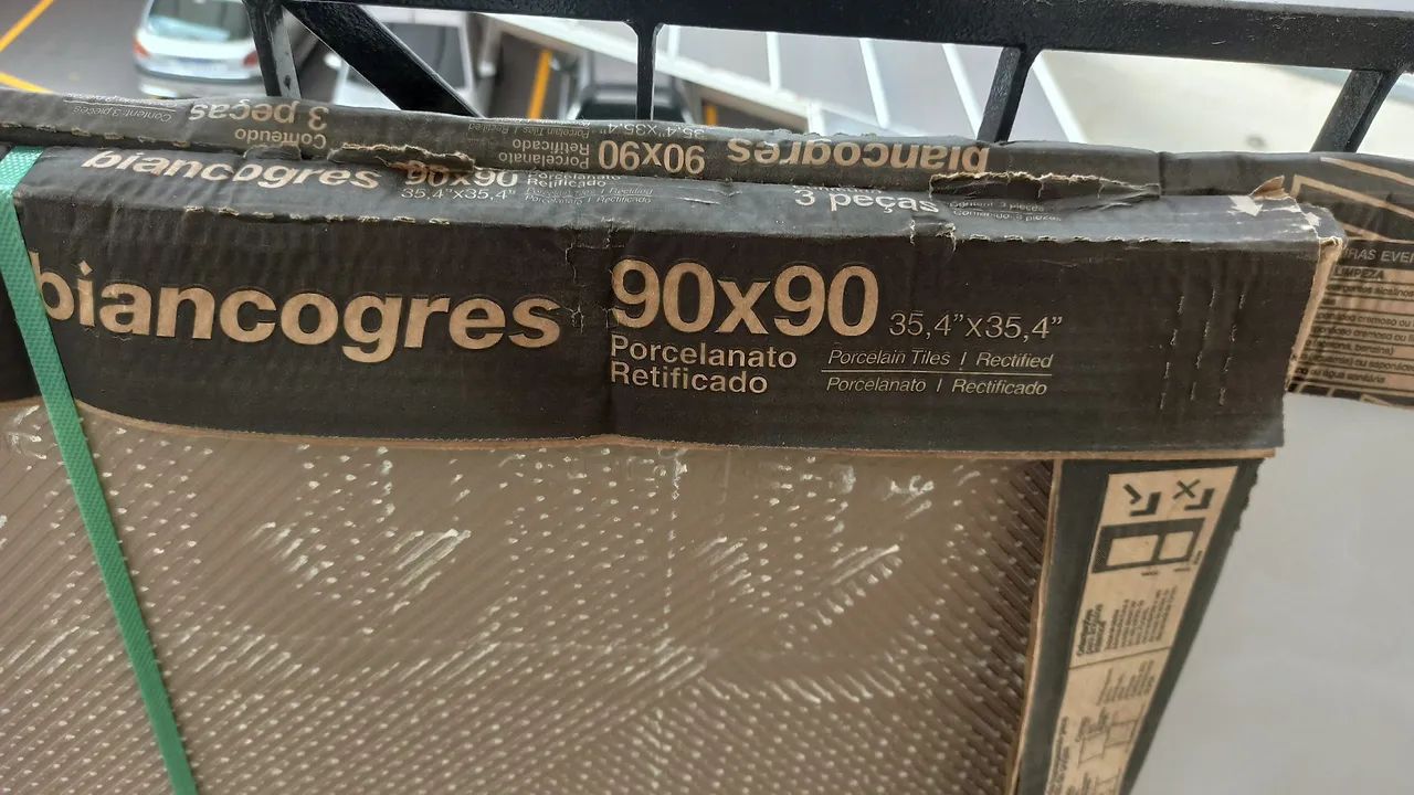 05 Peças de Porcelanato Marmorizado Acentinado 90x90cm total 4,20m2 - Foto 3