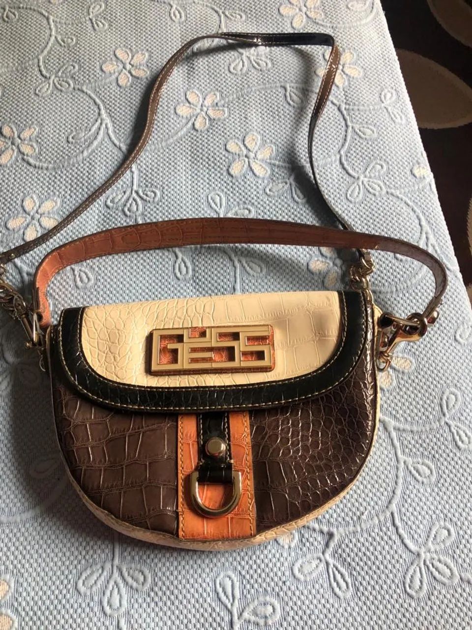 Bolsa Guess de ombro tons de marrom 