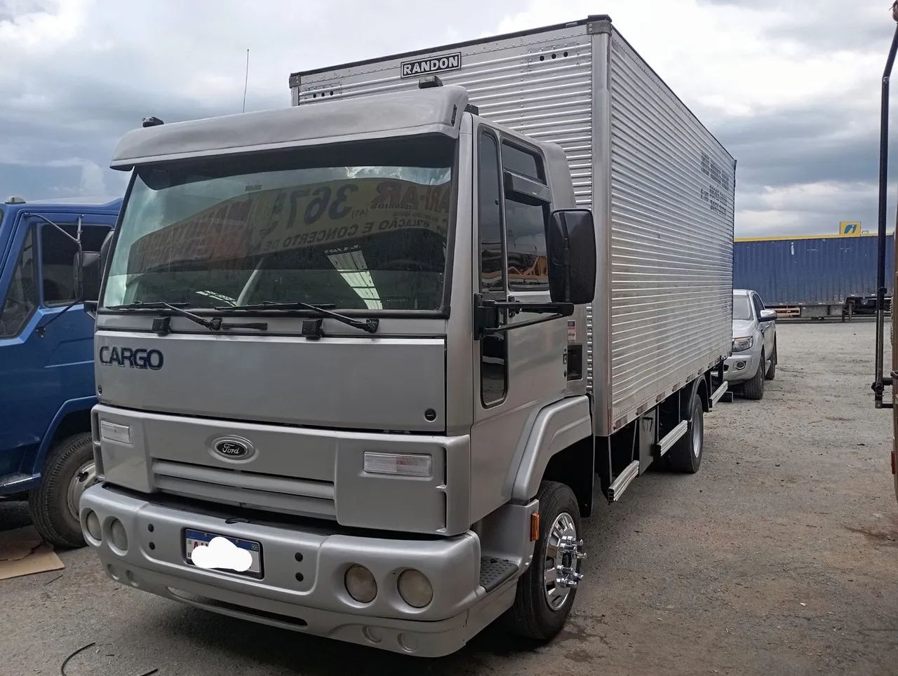 Cargo 2012 motor CUMINS baú 5.50x2.35 caminhão original lacrado (Ac troca) - Foto 5