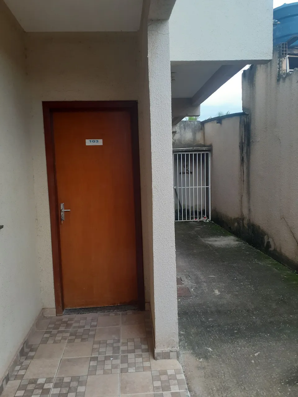 Vendo ágio apto ao lado da prefeitura próximo à BR 2 quartos com coragem