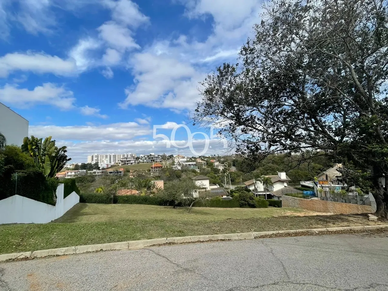 Oportunidade de terreno à venda para fazer seu projeto de sonho em área de 1013m² e muito