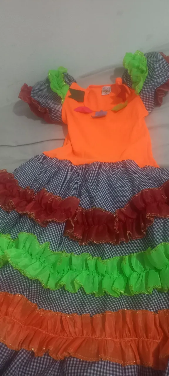 Vestido Infantil Colorido com Detalhes