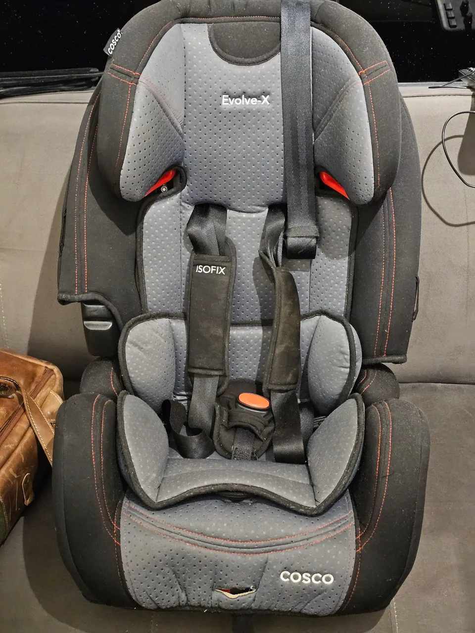 Cadeirinha Infantil Cosco Evolve-X 9 a 36kg c/ Isofix