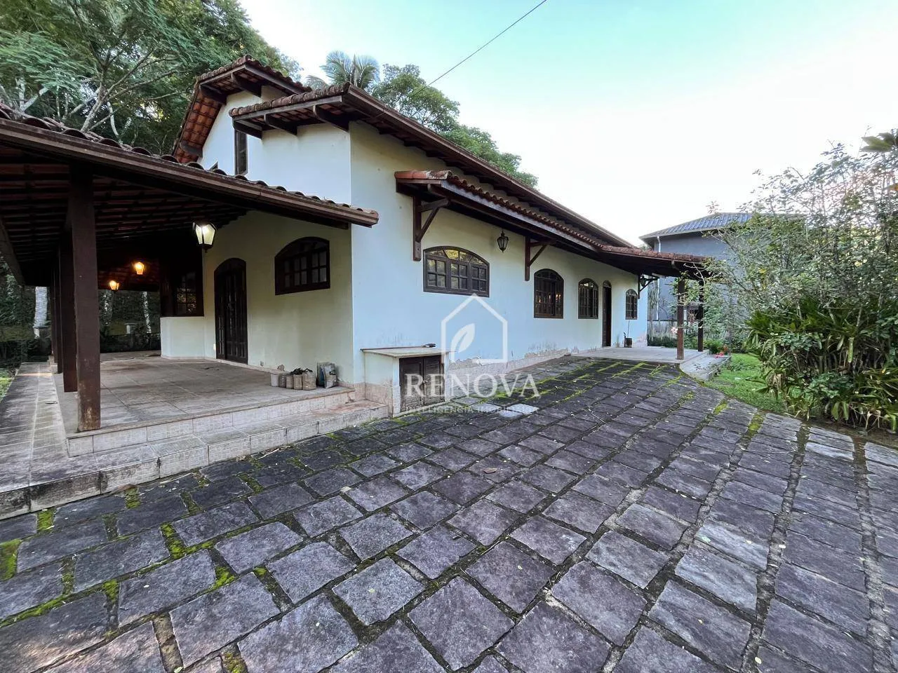 Casa com 4 dormitórios à venda, 220 m² por R$ 800.000,00 - Caneca Fina - Guapimirim/RJ