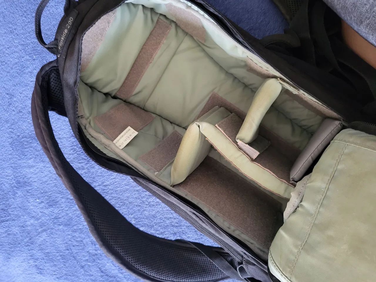 Mochila para Câmera Lowepro Flipside 200 - Foto 3