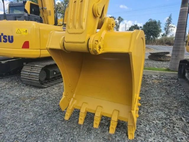 escavadeira Komatsu PC210 4x4 diesel ano 2022 - Foto 4