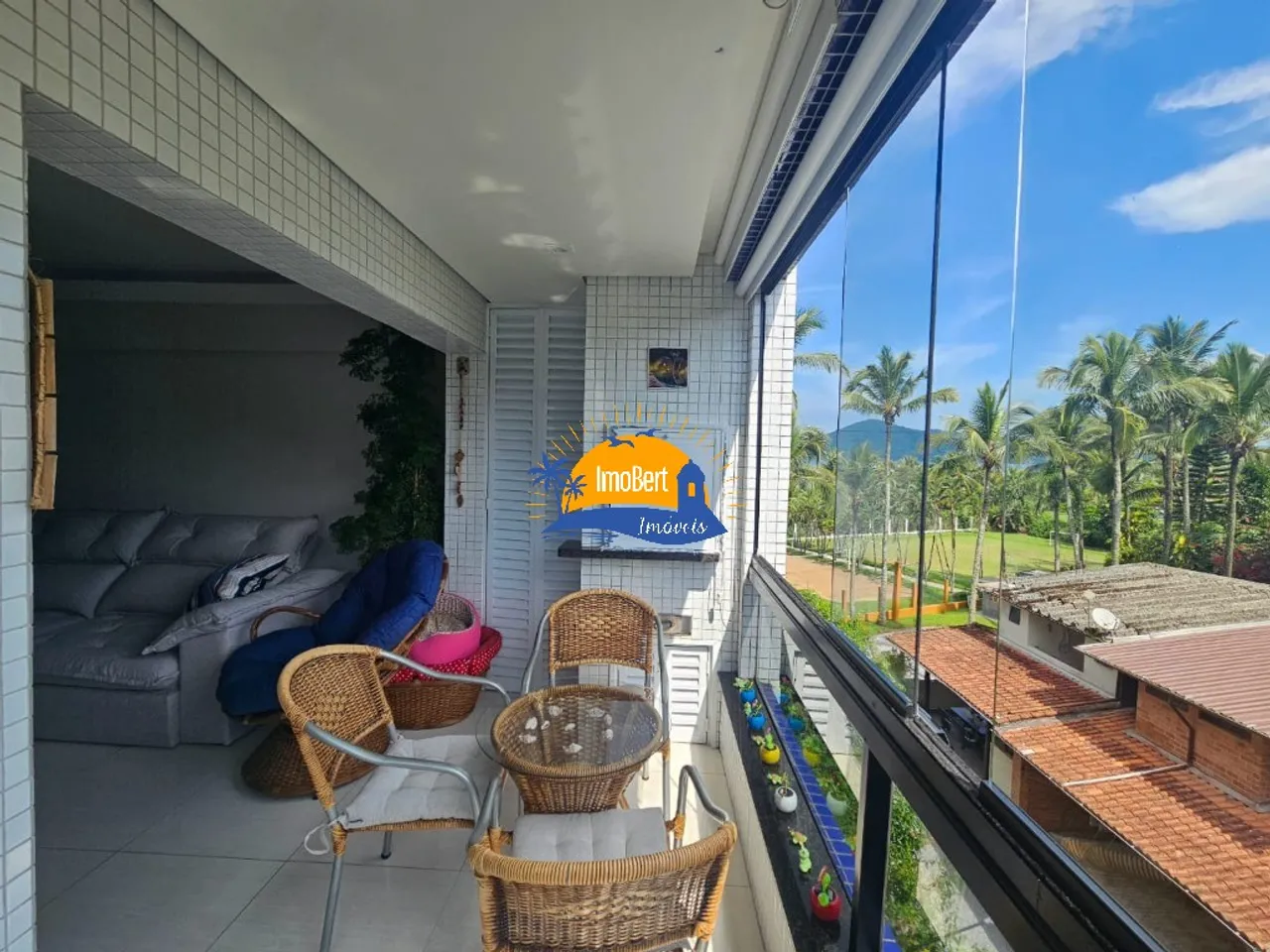 Apartamento pé na areia à venda em Bertioga-SP, Maitinga! 2 quartos, 1 suíte, 2 salas, 2 b