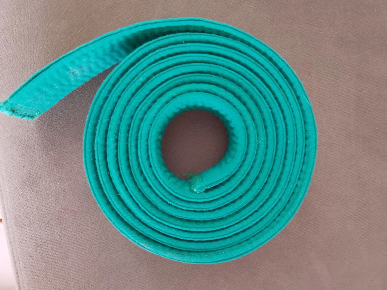 Faixas de karatê e aikido 