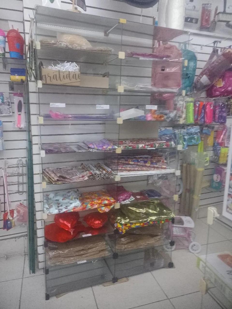 Prateleiras de vidro para loja!720,00