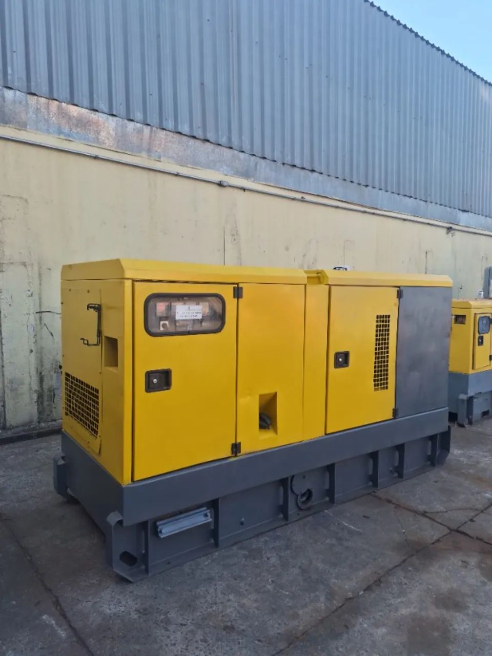 GERADOR DE ENERGIA 85KVA ATLAS COPCO SILENCIADO ANO 2012 - Foto 2
