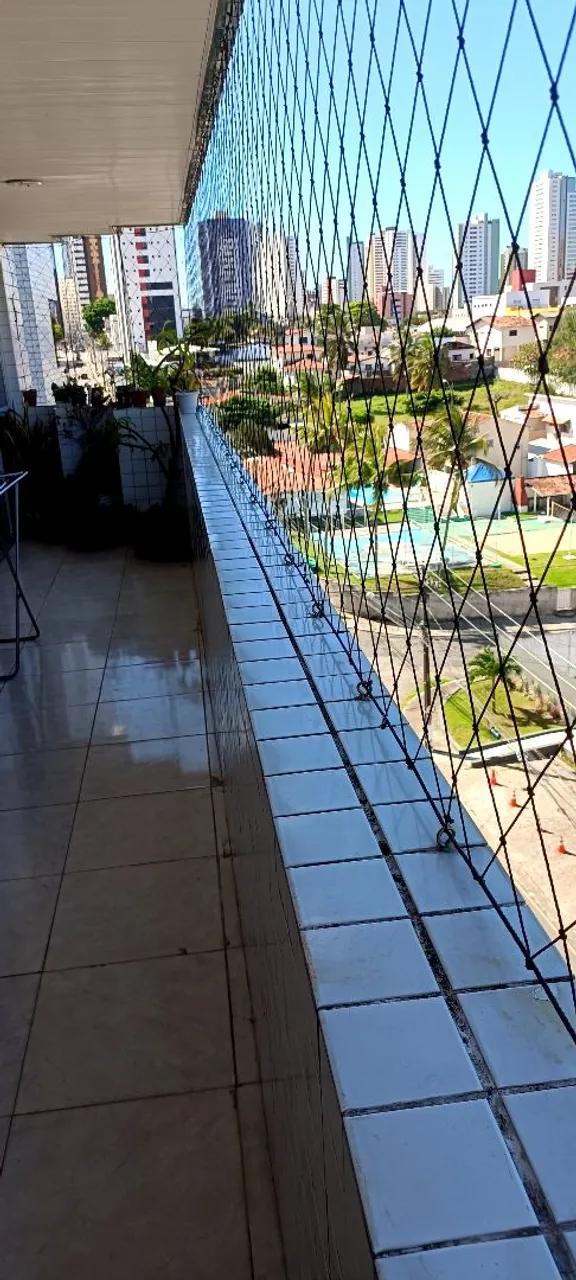 APARTAMENTO 144 METROS QUADRADOS ?