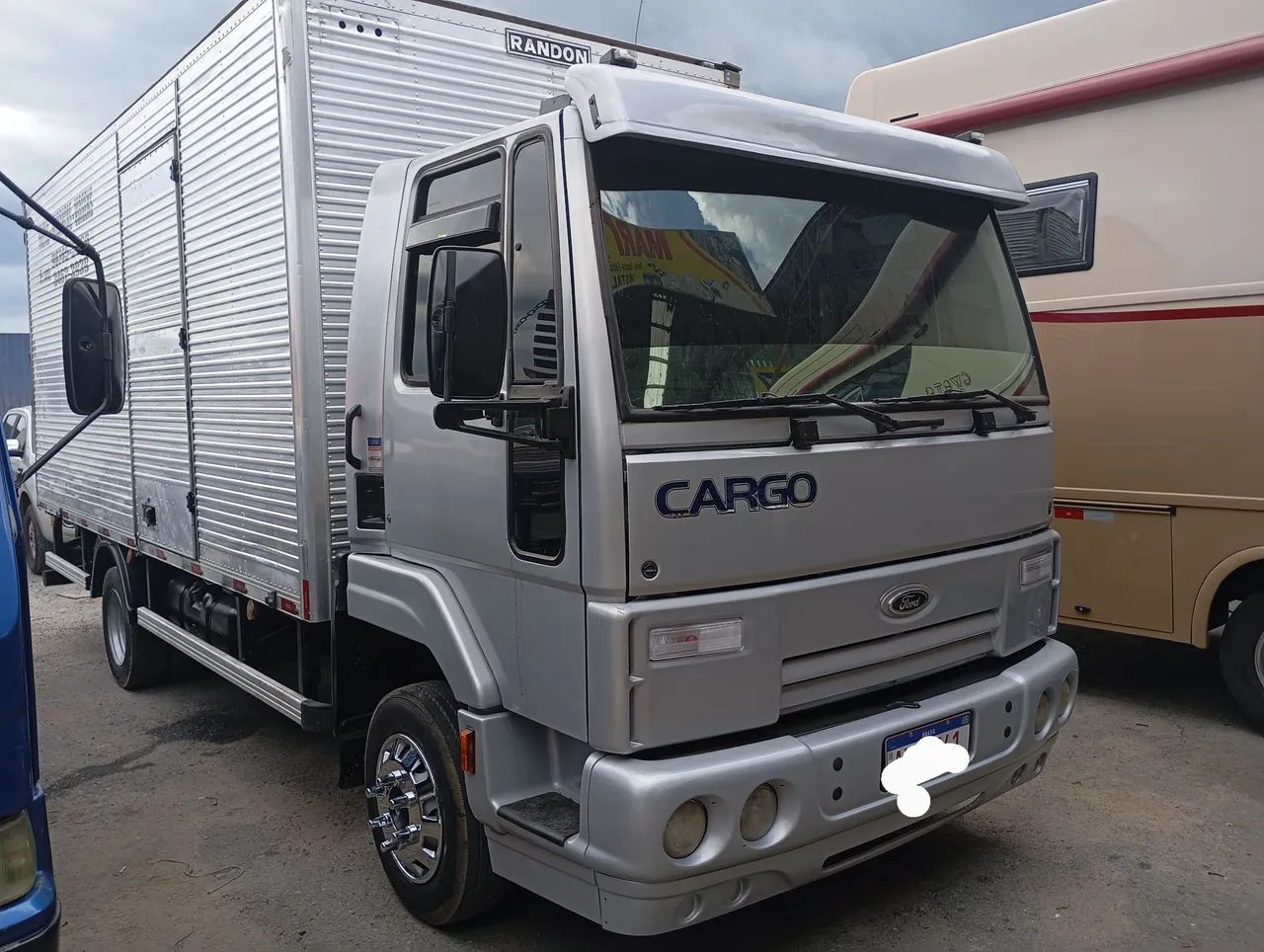 Cargo 2012 motor CUMINS baú 5.50x2.35 caminhão original lacrado (Ac troca) - Foto 2