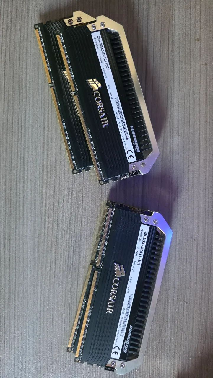 Kit Memória RAM Corsair Dominator Platinum 16GB (4x4GB) DDR3 2133mhz  - Foto 2