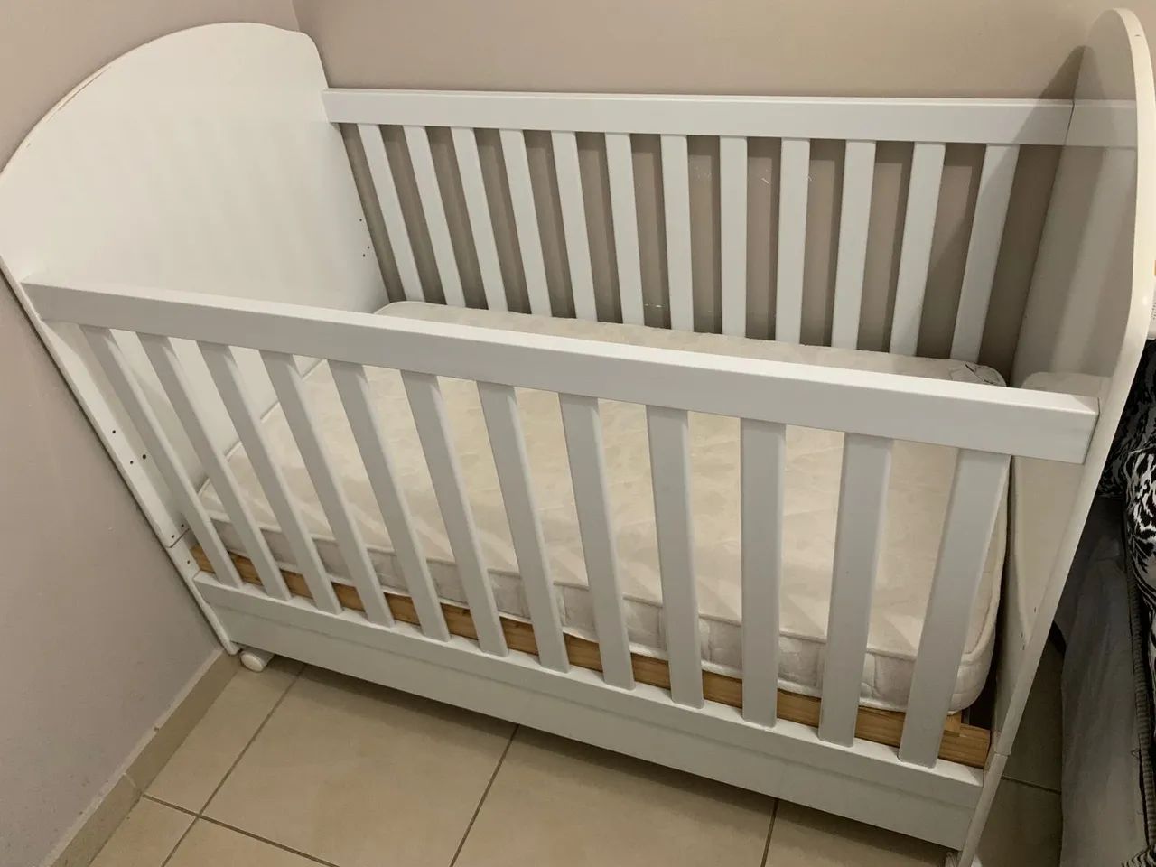 Berço com colchão 64168527912578121