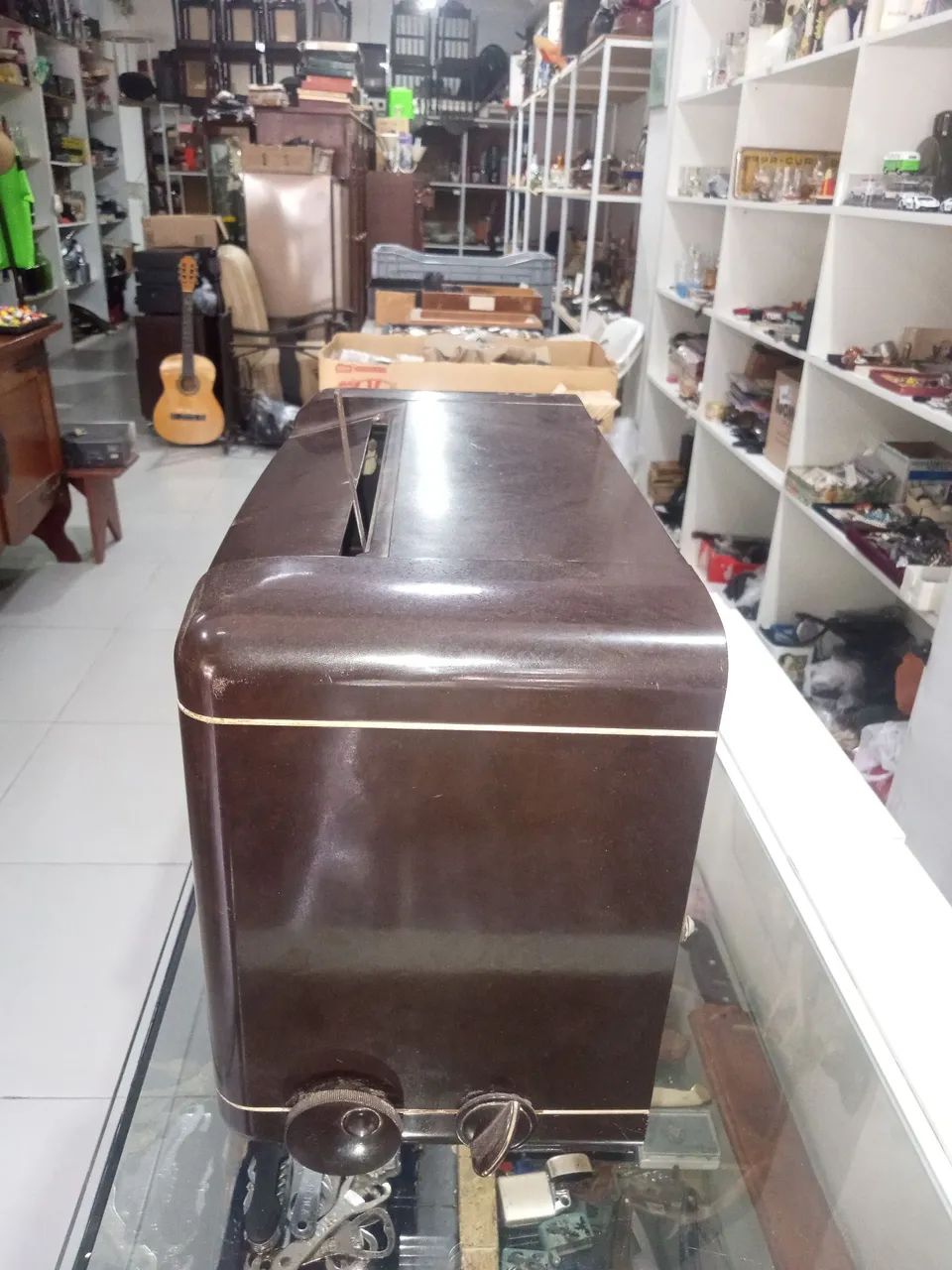 ? Rádio Antigo em Baquelite - AM - Valvulado - 220V - Vintage<br> - Foto 2