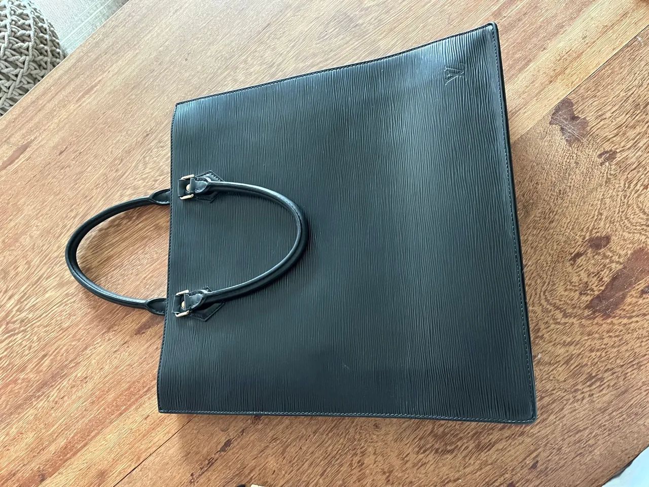 Bolsa Louis Vuitton Epi Preto modelo sacplat  - Foto 2