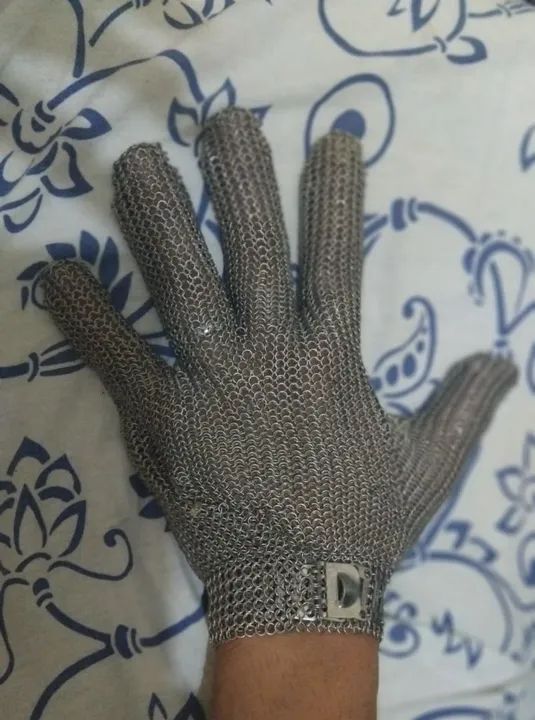 VENDO LUVA DE AÇO DE AÇOUGUEIRO  - Foto 3