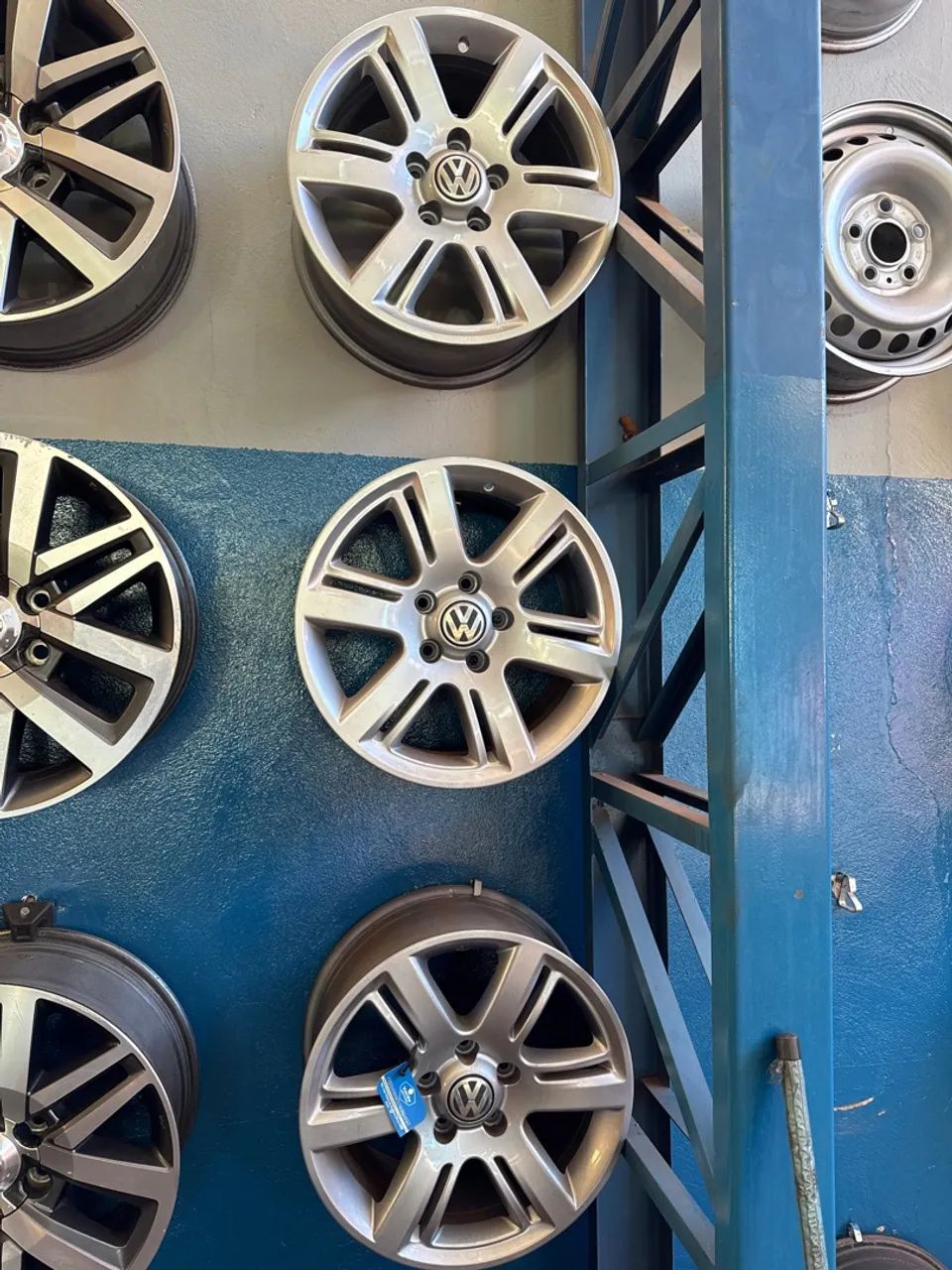 Jogo roda aro 17 semi-novo OEM vw Amarok tdi  - Foto 4