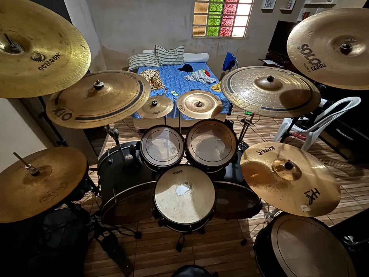 Bateria bumbo duplo com Pratos e Ferragens