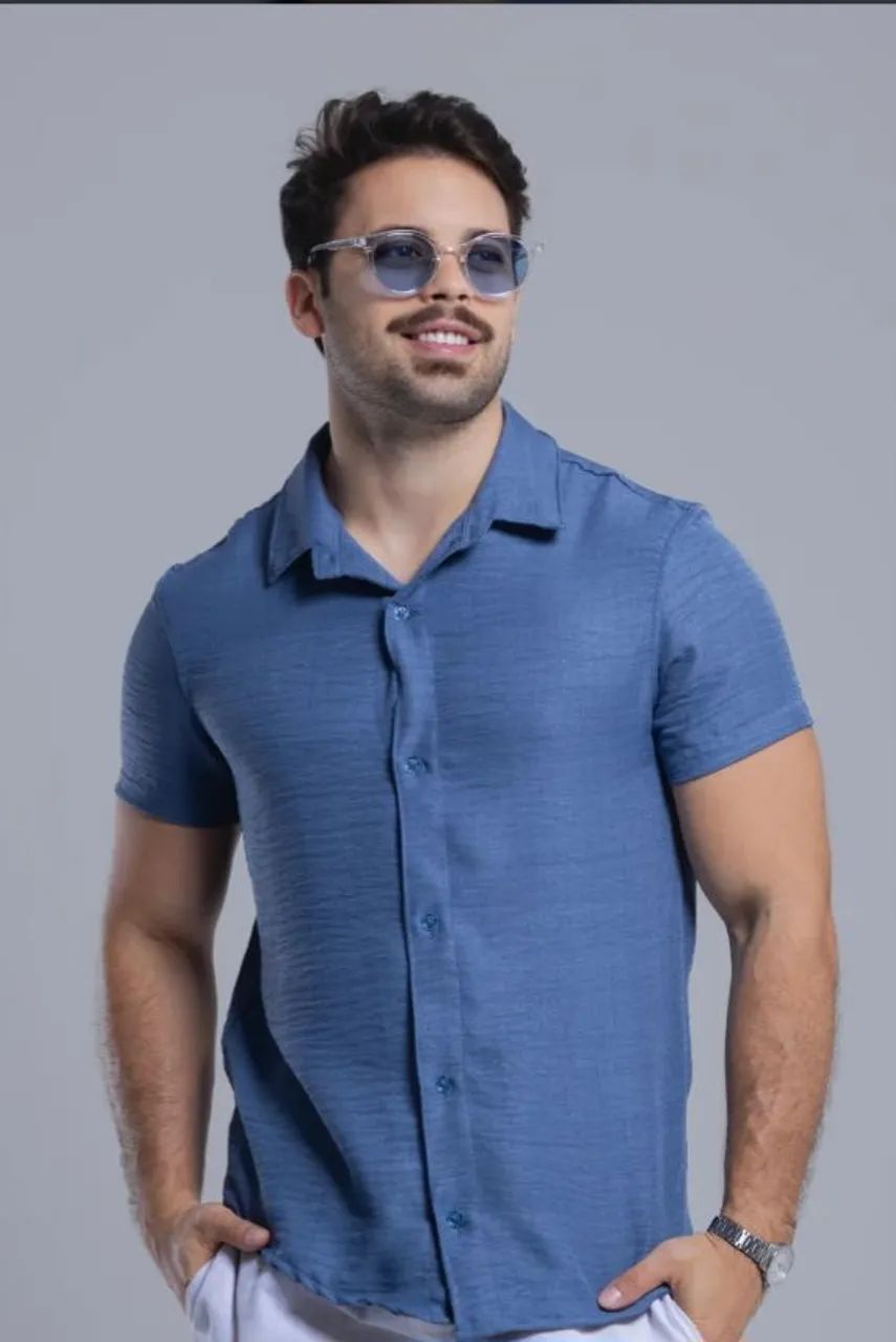 Camisa de Botão masculina lisa no tecido viscolinho e barramas 