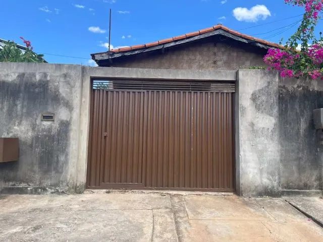 CASA À VENDA