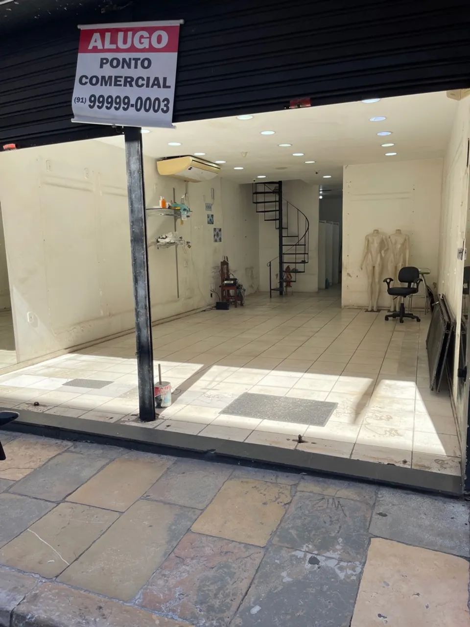 Vendo Arara de Parede completa com Vidro - Foto 2