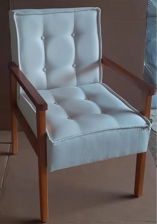 Poltrona de madeira  - Foto 3