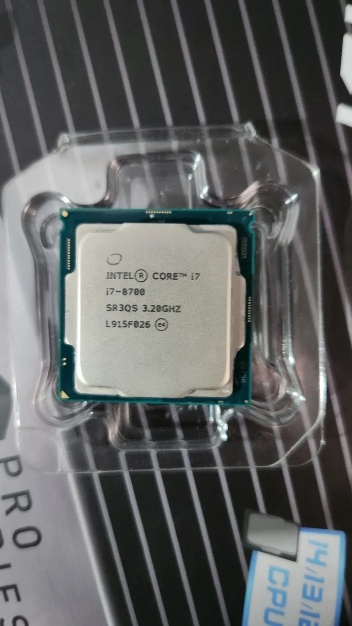 I7 8700