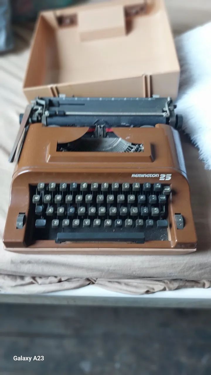 Máquina de escrever Remington 25