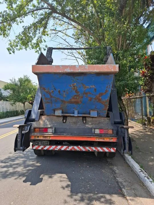 Caminhão Volkswagen  com Poliguindaste Kibrás - Foto 3