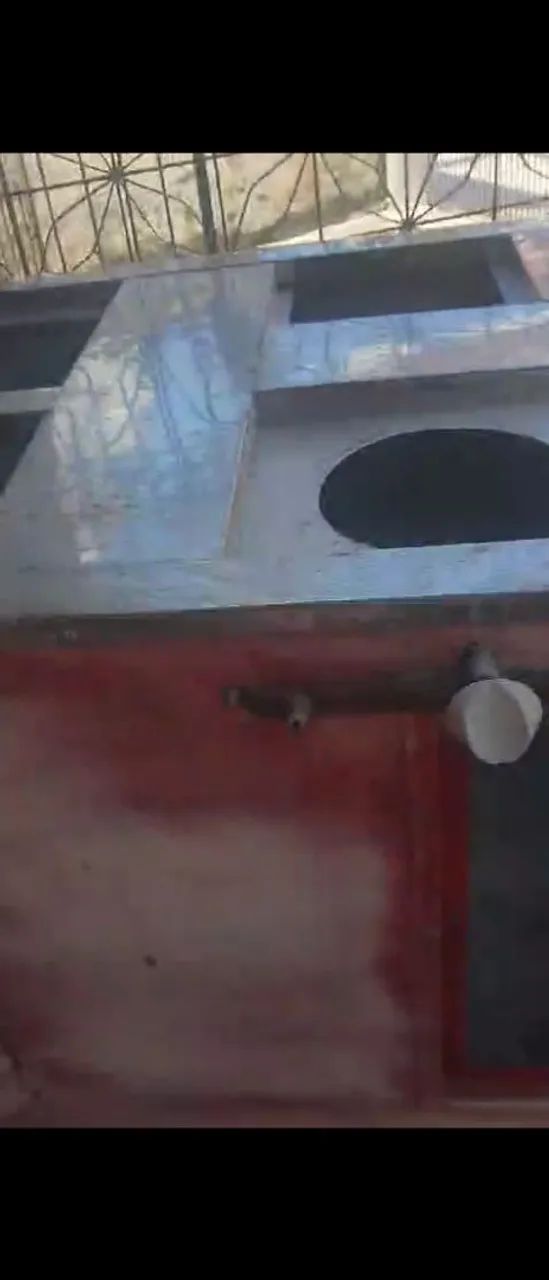 Carrinho de lanche está precisando de uma reforma 