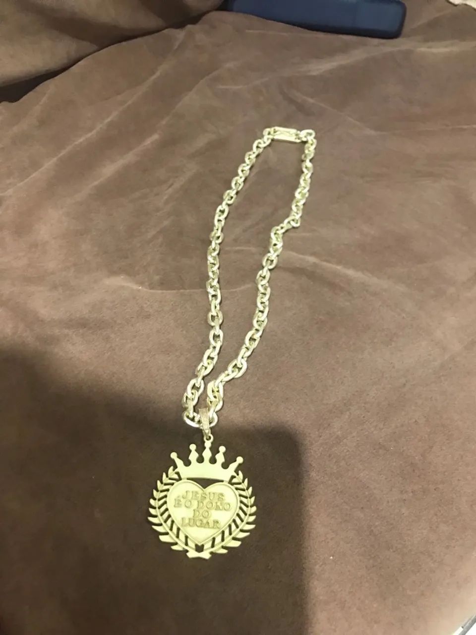 Cordão de moeda antigas com Pingente de Coração - Jesus é o Dono do Lugar