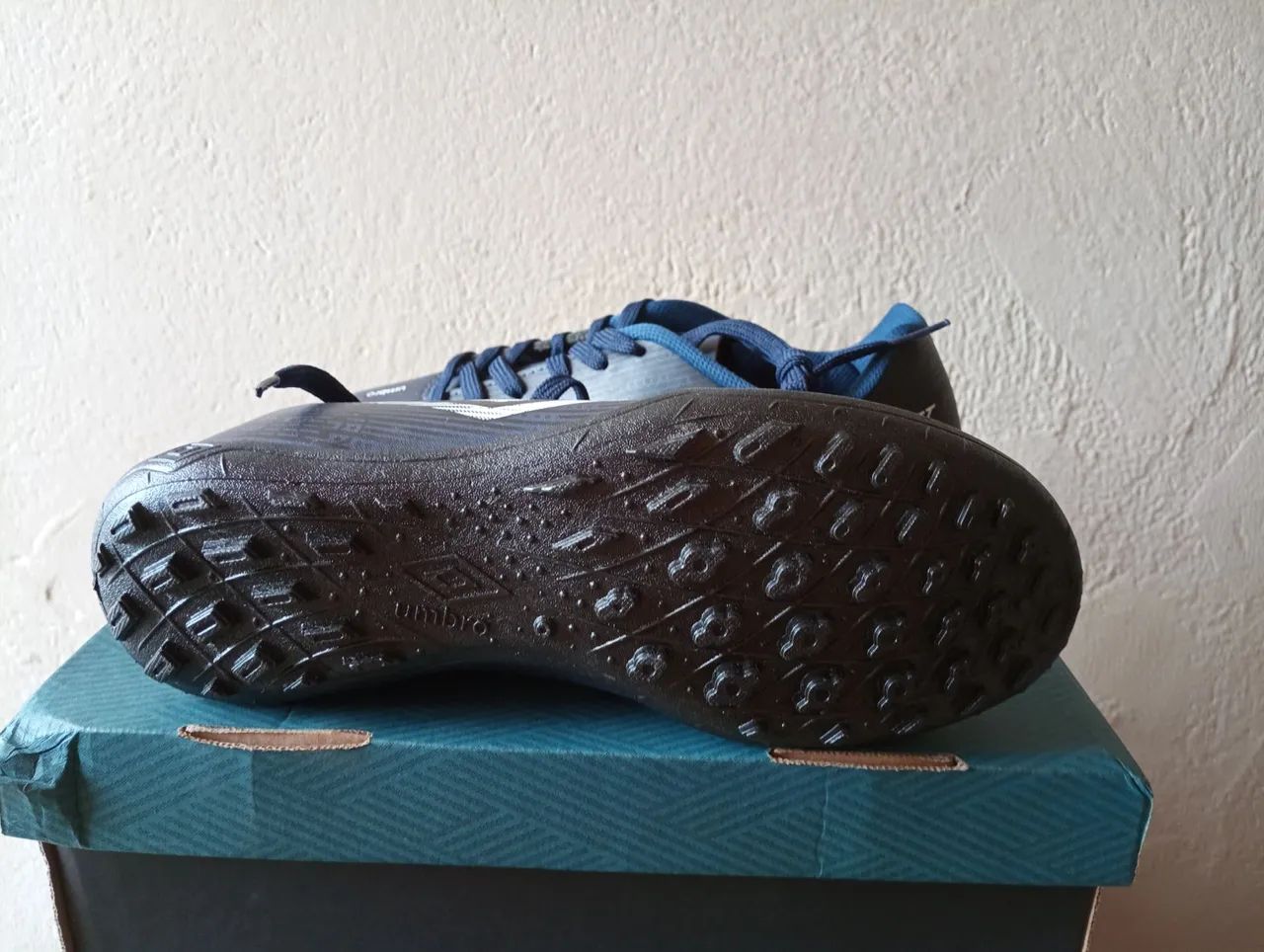 Chuteiras umbro Futsal original  - Foto 2