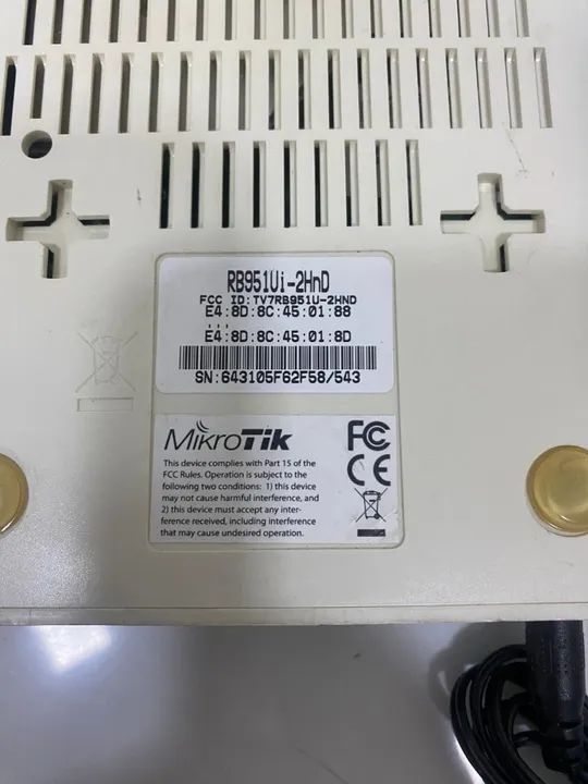  ?Roteador Mikrotik RB951Ui-2HnD - Potência e Controle para Sua Rede! ?(Semi-novo)
