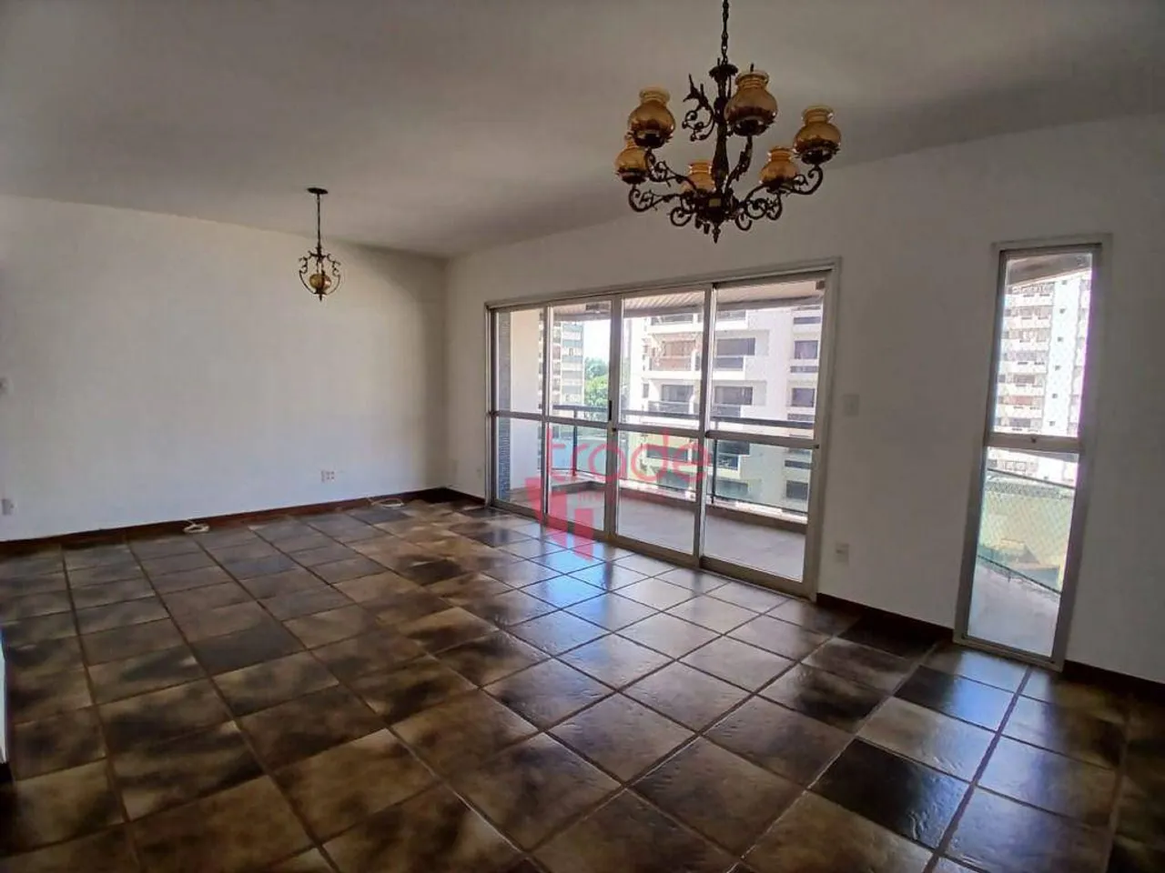 Apartamento para Venda e Locação de 04 Quartos no Centro de Ribeirão Preto Completo em Arm